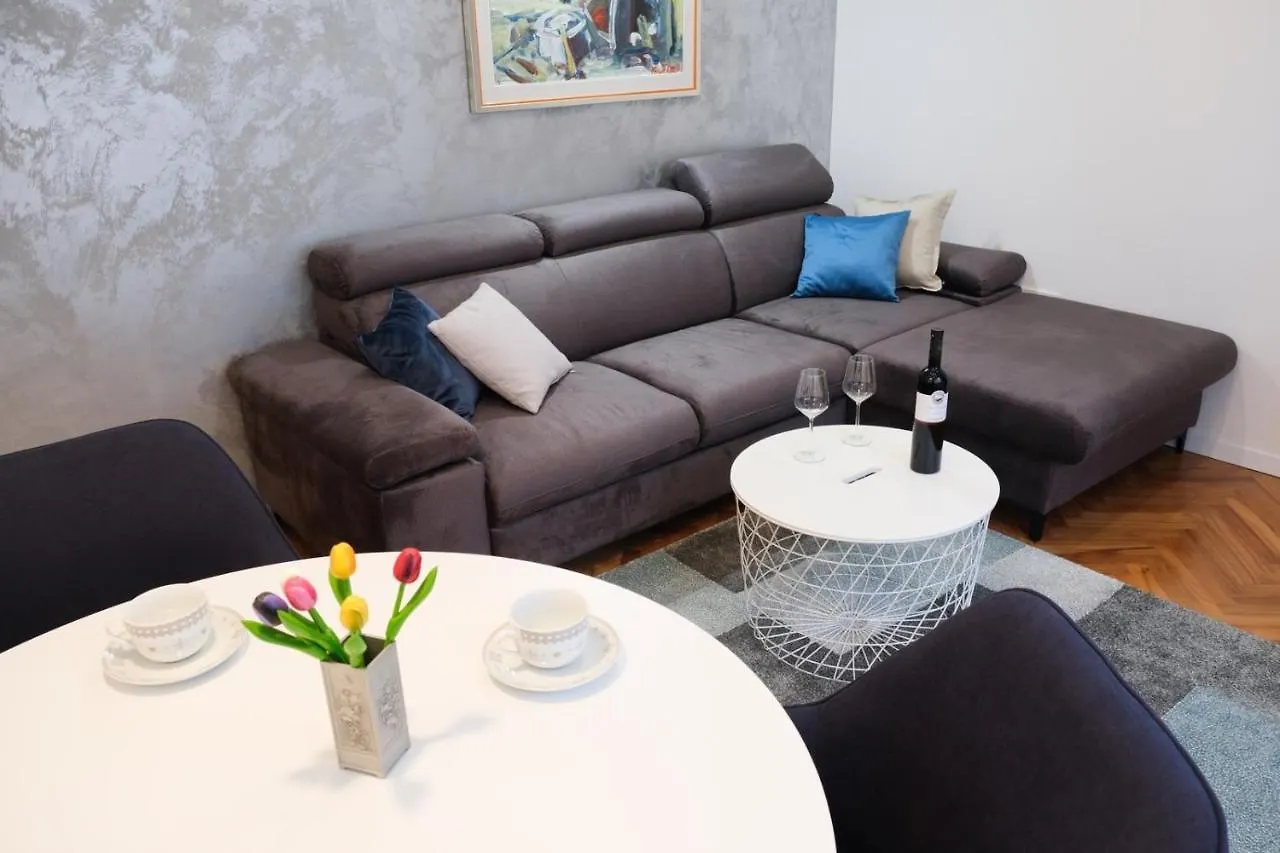Paola Apartment Rijeka